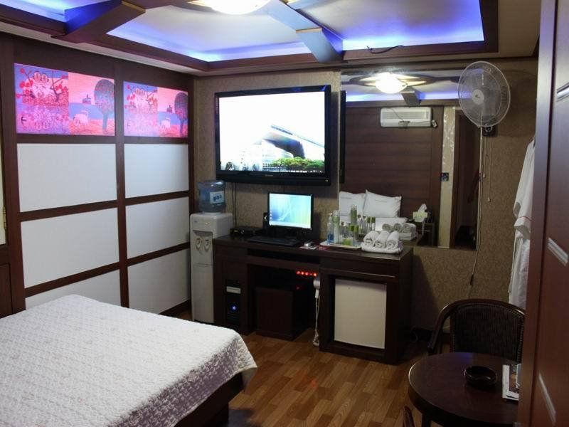 Picasso Motel Jongno Сеул Екстер'єр фото